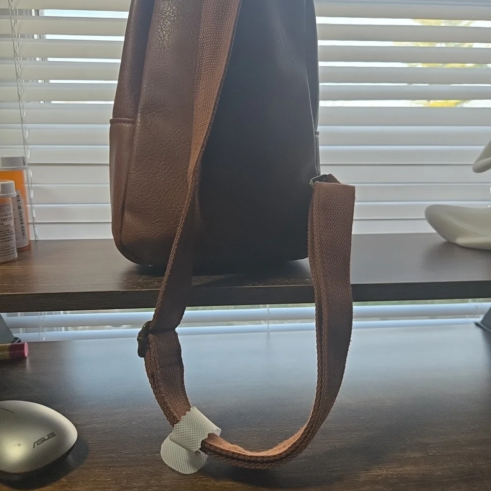 Womens‎ Brown Leather Sling Backback New With Tags